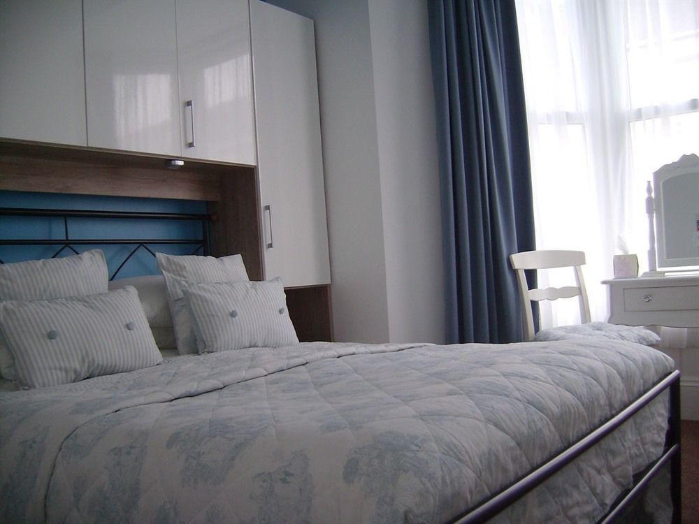 Langdon Villa Guest House Tenby Esterno foto