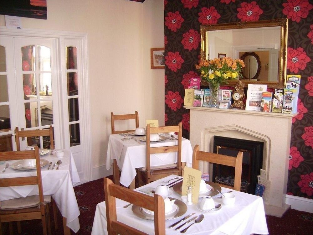 Langdon Villa Guest House Tenby Esterno foto